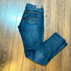Silver jeans - “suki” style skinny jeans